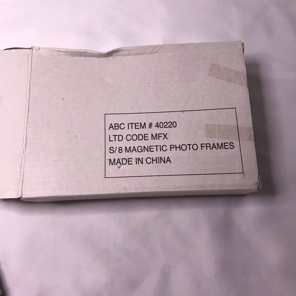 NWT LTD Magnetic Picture Frames Set of 7 - Picture 2 of 7